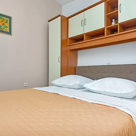 Neven Pensionat 3*